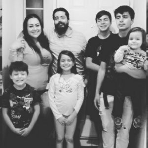 Meet your Posher, Antonia